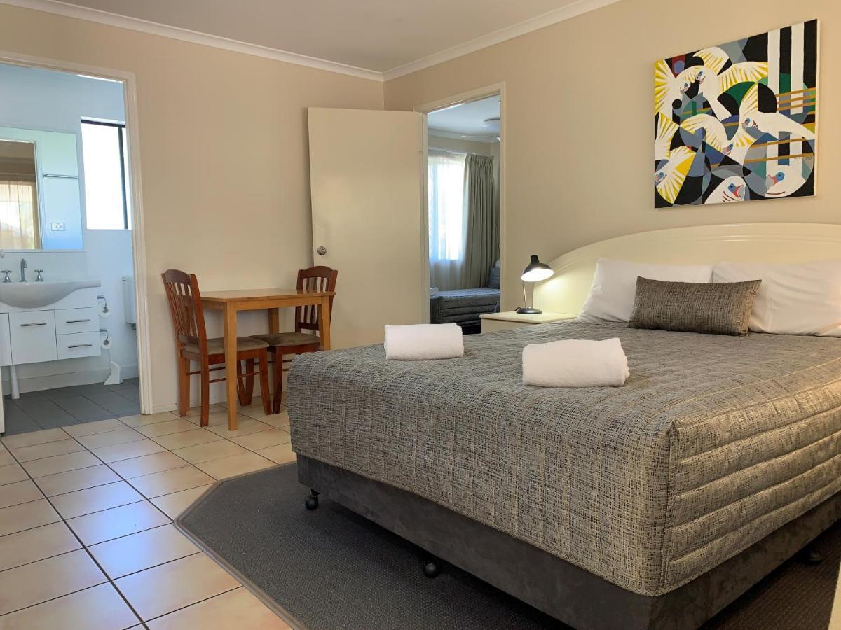 Biloela Palms Motor Inn Exterior photo