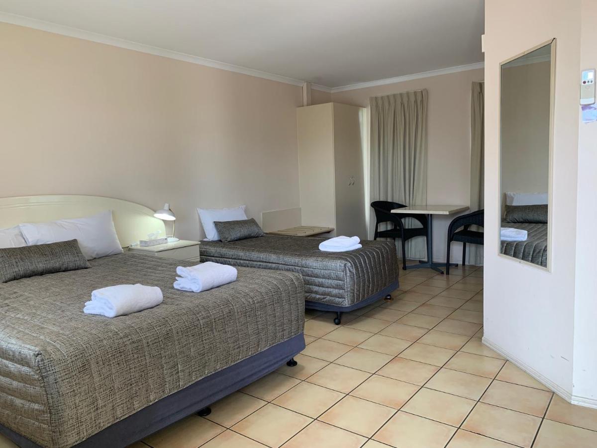 Biloela Palms Motor Inn Exterior photo