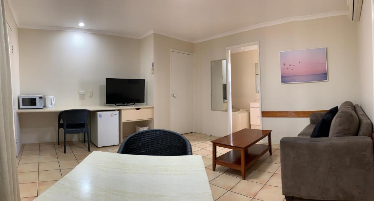 Biloela Palms Motor Inn Exterior photo