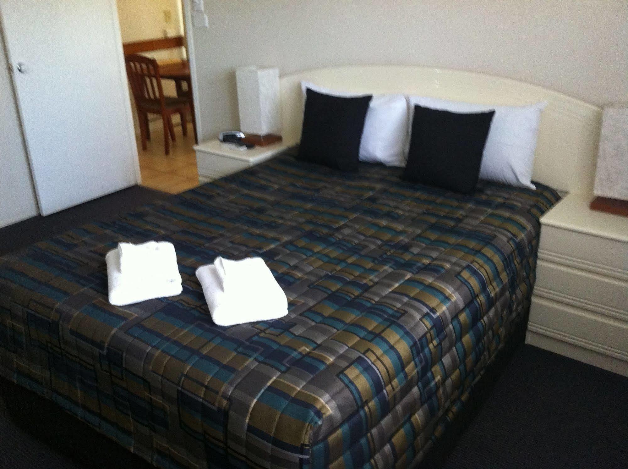 Biloela Palms Motor Inn Exterior photo