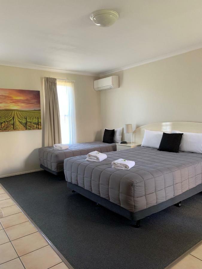 Biloela Palms Motor Inn Exterior photo